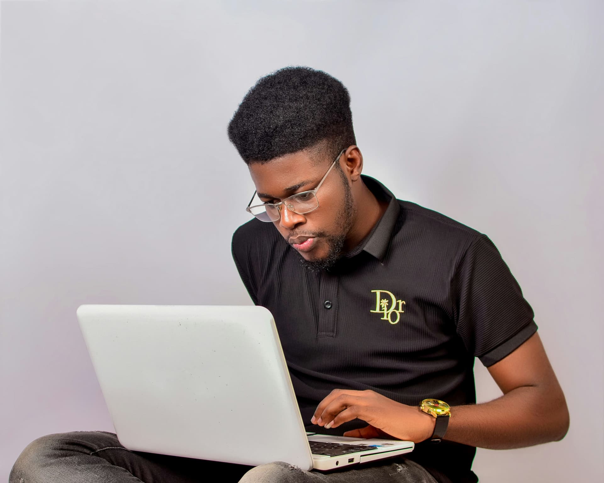 15 Legit Remote Work Websites That Pay Nigerians in Dollars Today