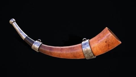 Create a 3d War Horn in Maya and Substance Painter